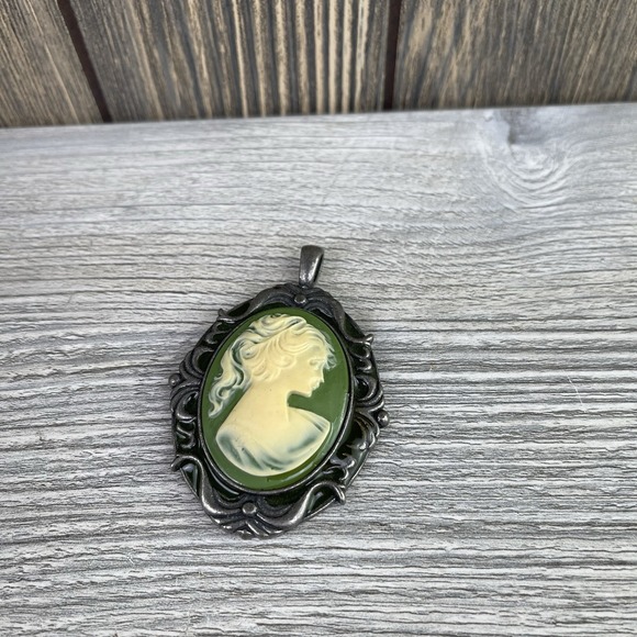 Vintage Silver Tone Green Carved Victorian Cameo Pendant 2.3" - Picture 9 of 16